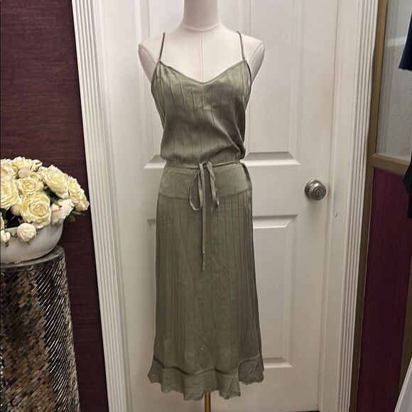 DKNY Sleek Olive Green silk Midi Dress, US6 - Picture 1 of 9